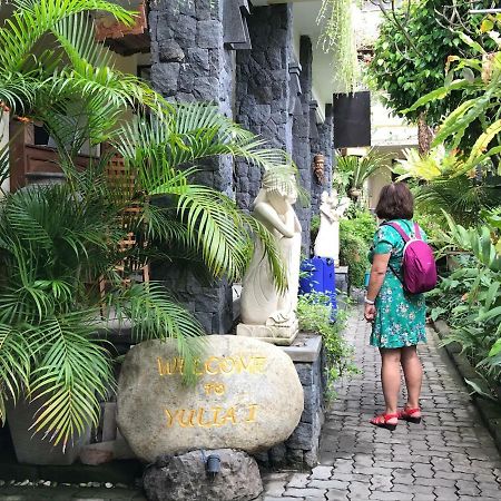 Yulia 1 Bed & Breakfast ซานูร์ ภายนอก รูปภาพ