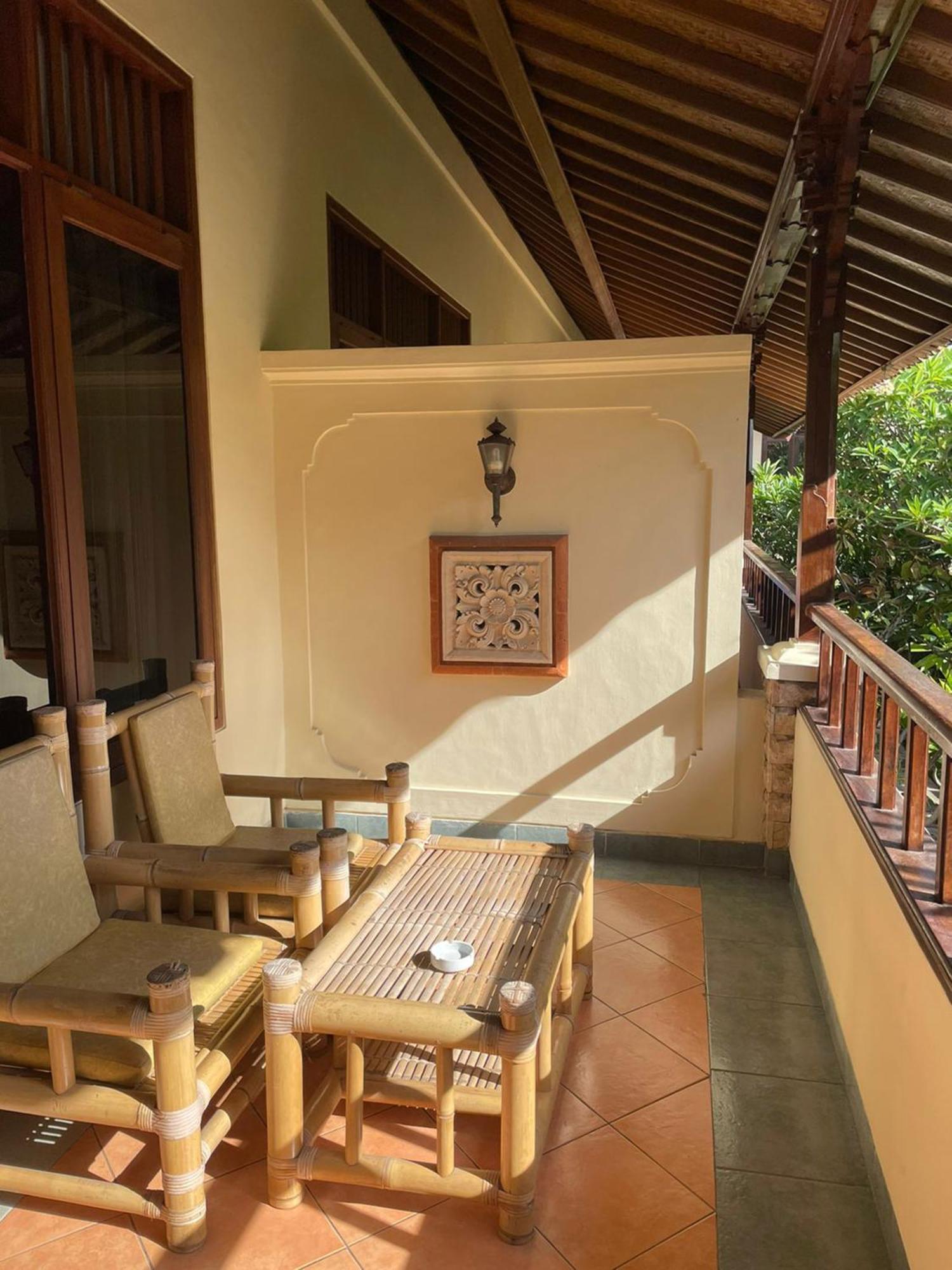 Yulia 1 Bed & Breakfast ซานูร์ ภายนอก รูปภาพ