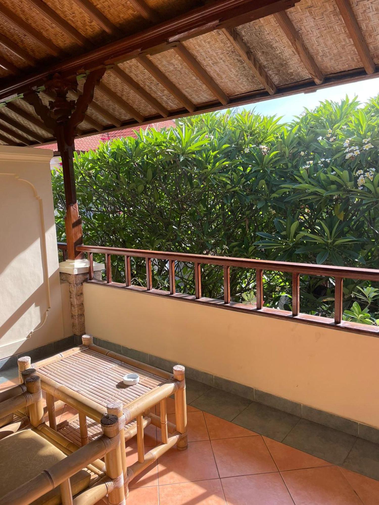 Yulia 1 Bed & Breakfast ซานูร์ ภายนอก รูปภาพ