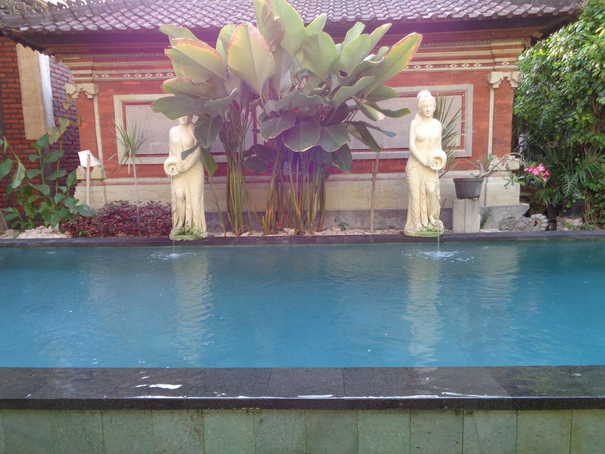 Yulia 1 Bed & Breakfast ซานูร์ ภายนอก รูปภาพ
