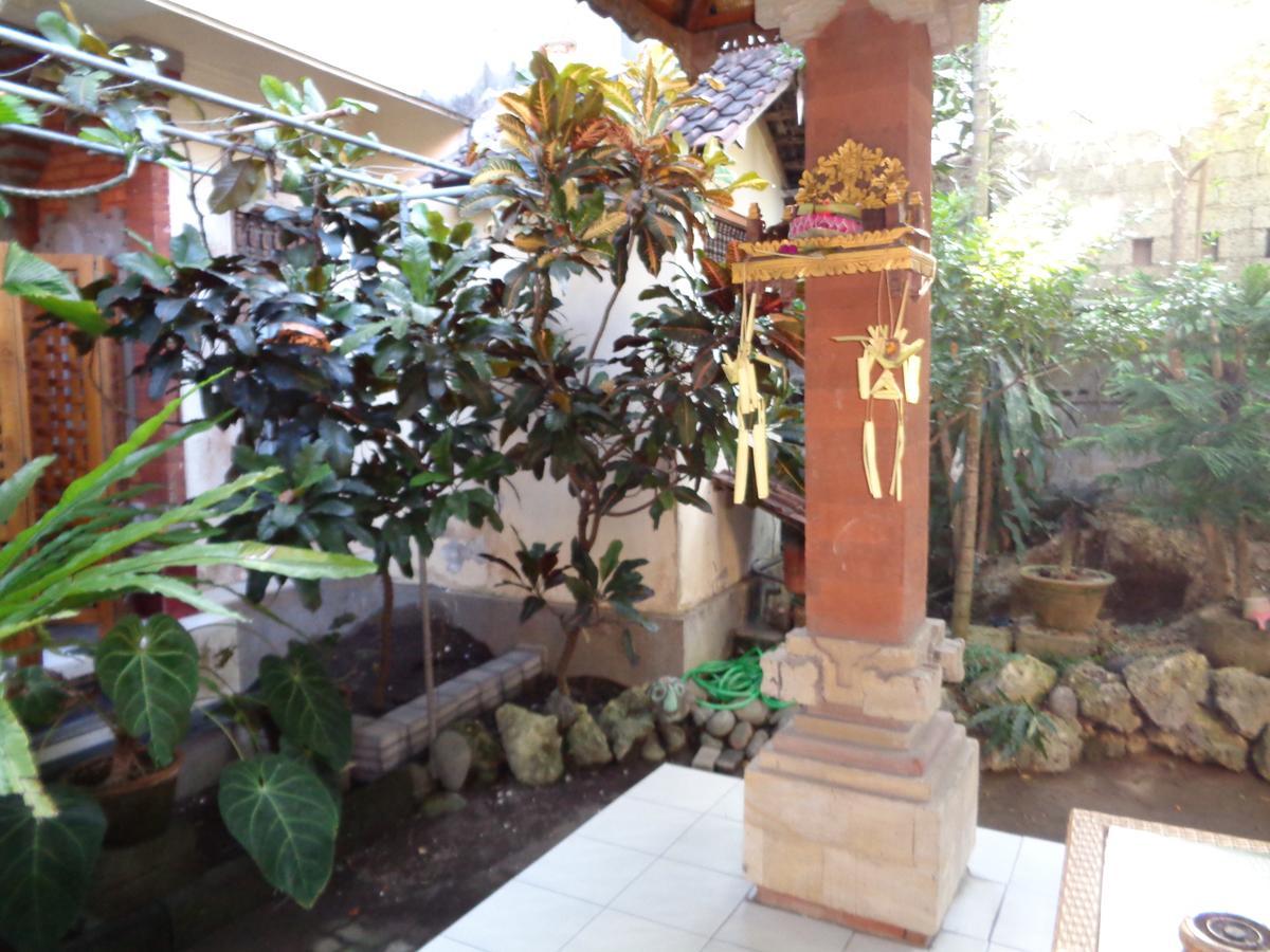 Yulia 1 Bed & Breakfast ซานูร์ ภายนอก รูปภาพ