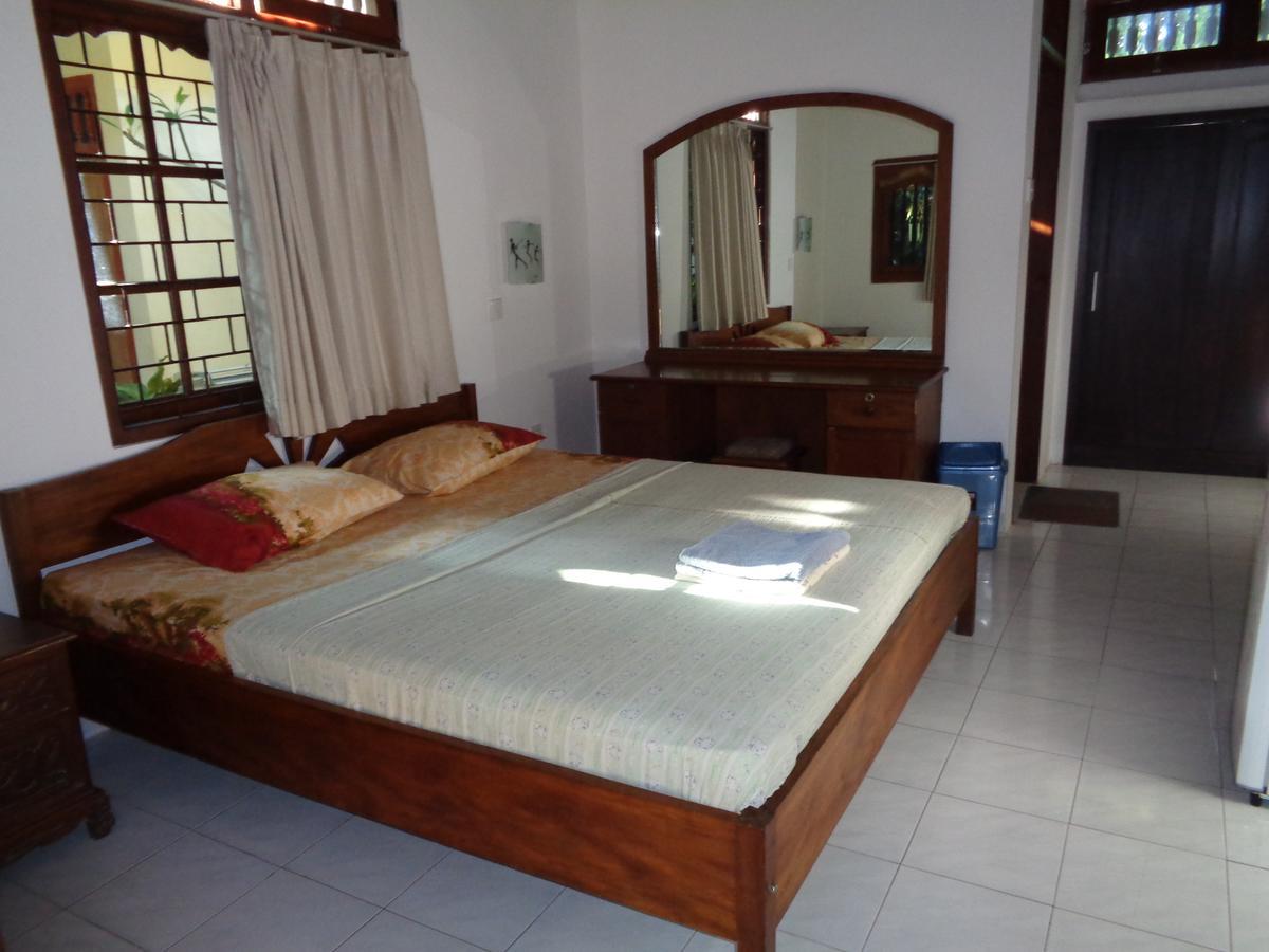 Yulia 1 Bed & Breakfast ซานูร์ ภายนอก รูปภาพ