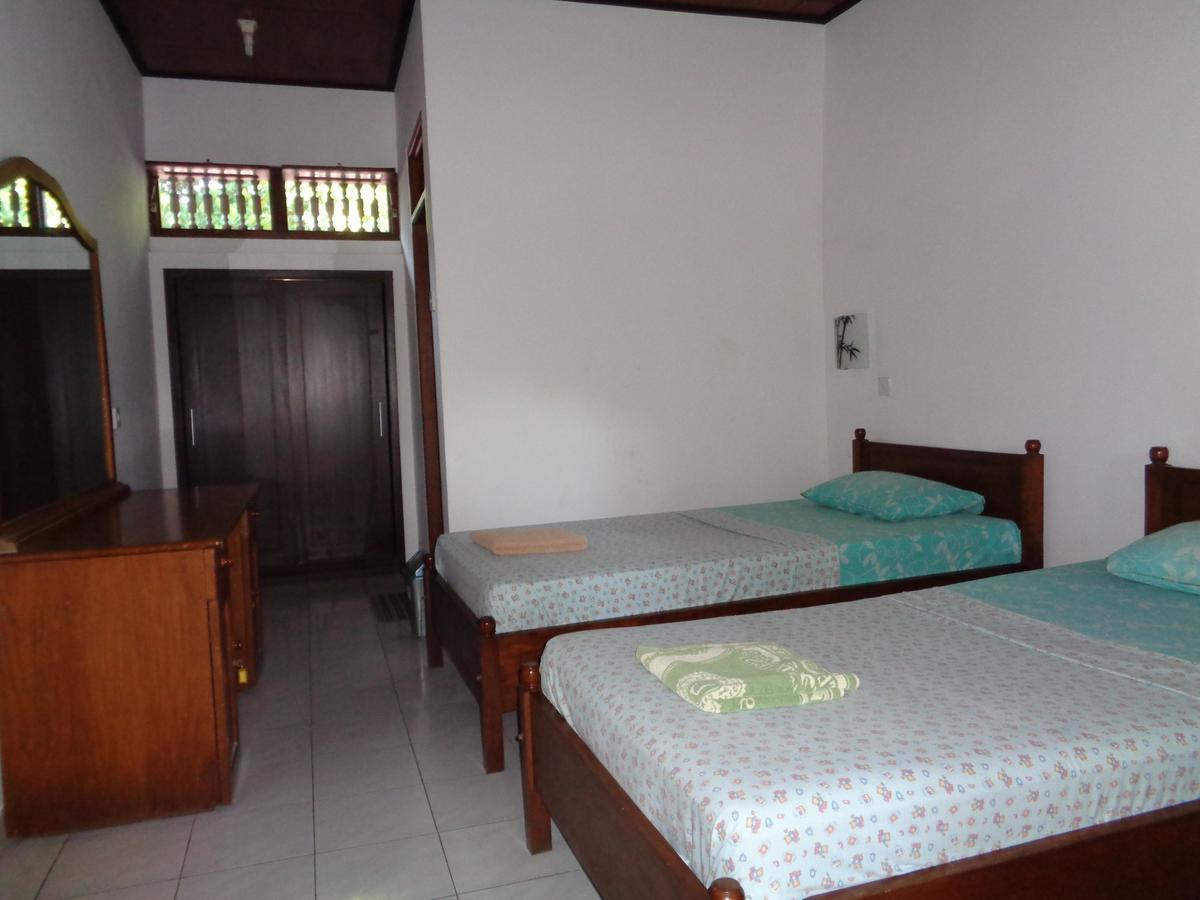 Yulia 1 Bed & Breakfast ซานูร์ ภายนอก รูปภาพ