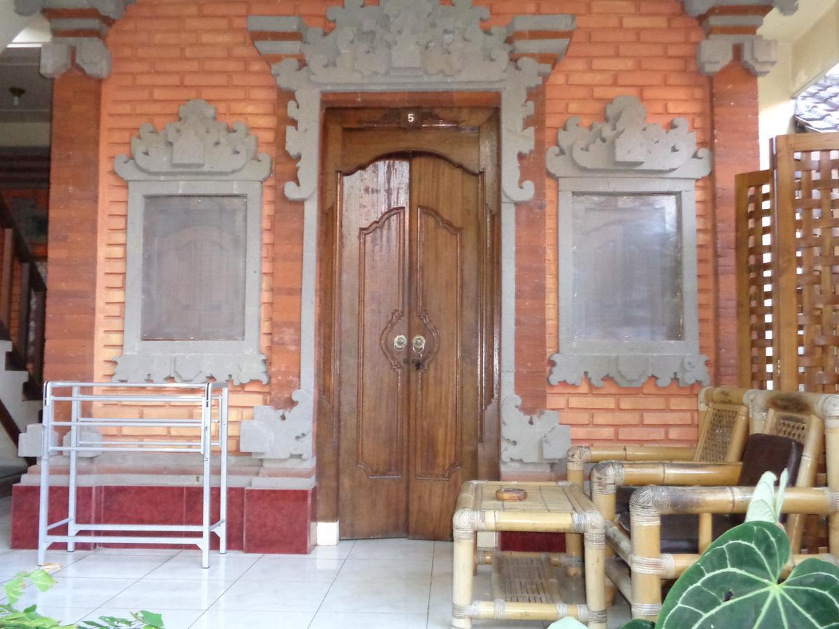Yulia 1 Bed & Breakfast ซานูร์ ภายนอก รูปภาพ