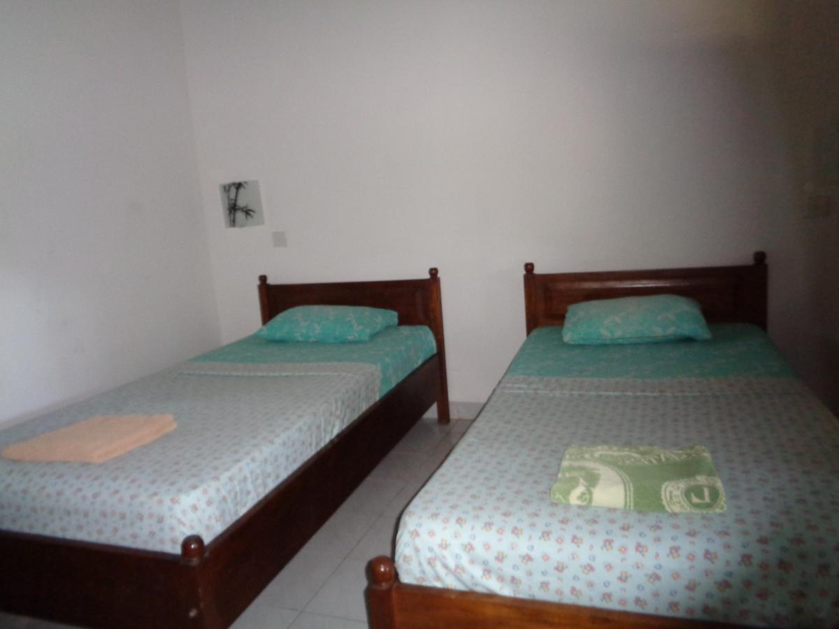 Yulia 1 Bed & Breakfast ซานูร์ ภายนอก รูปภาพ