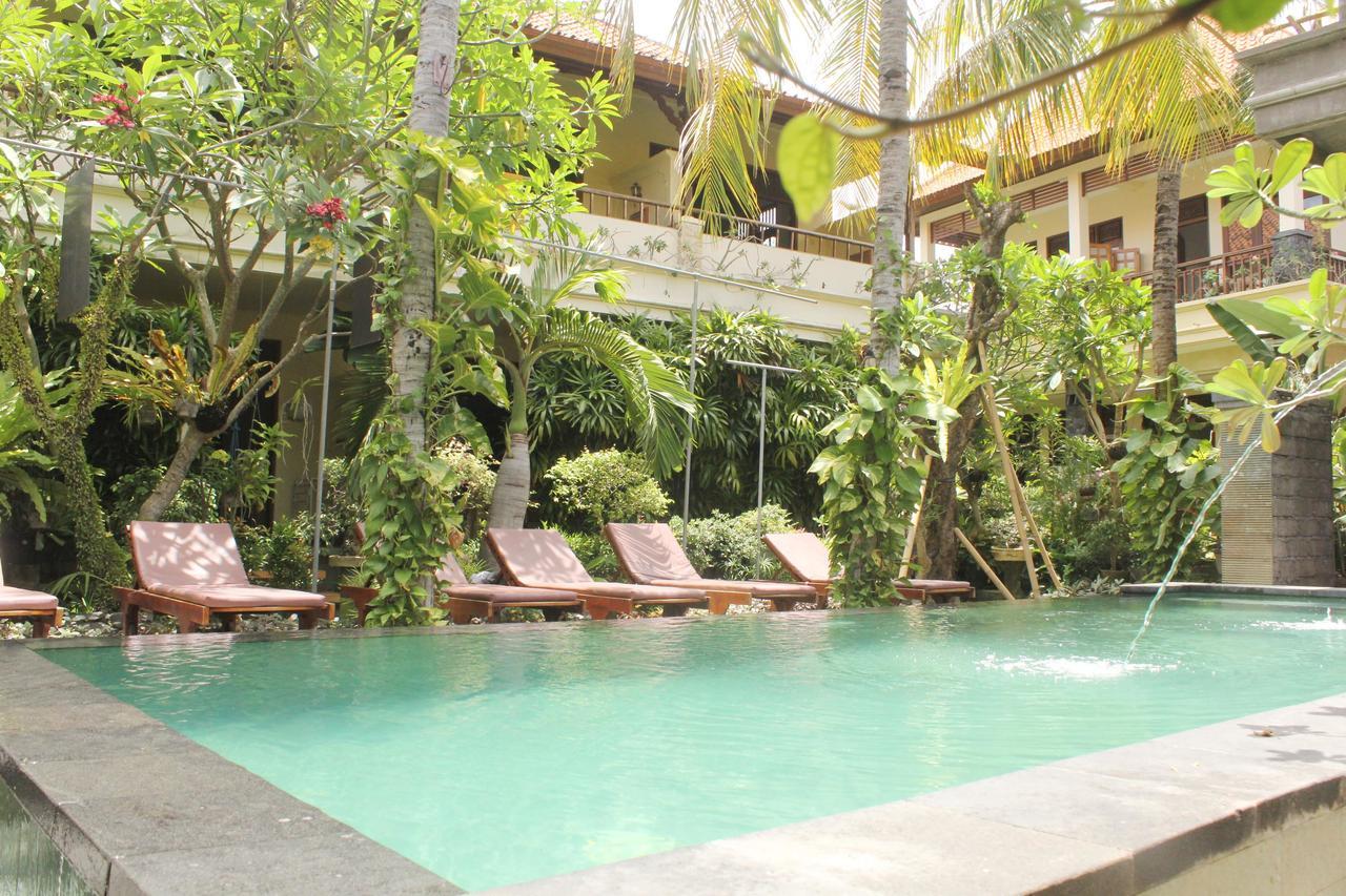 Yulia 1 Bed & Breakfast ซานูร์ ภายนอก รูปภาพ