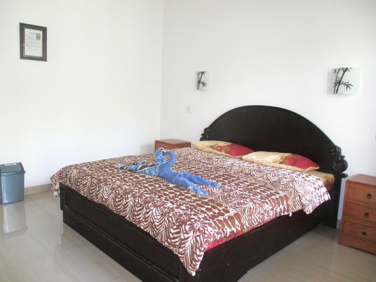 Yulia 1 Bed & Breakfast ซานูร์ ภายนอก รูปภาพ