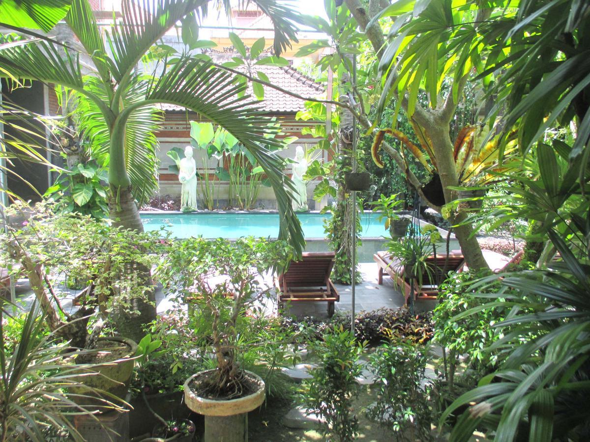 Yulia 1 Bed & Breakfast ซานูร์ ภายนอก รูปภาพ
