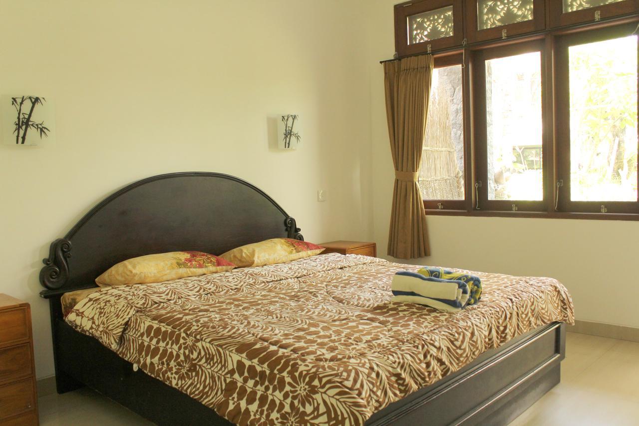 Yulia 1 Bed & Breakfast ซานูร์ ภายนอก รูปภาพ