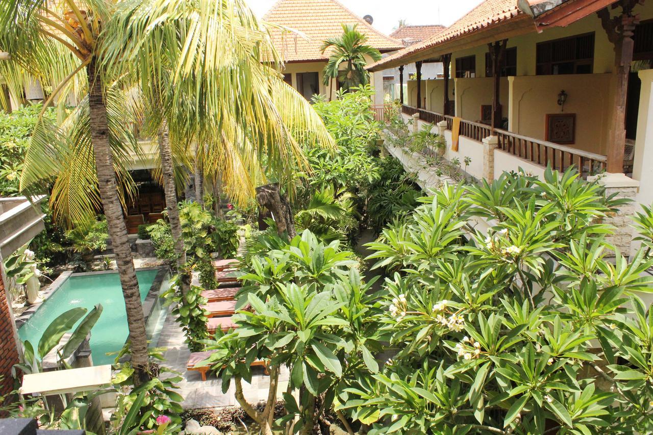 Yulia 1 Bed & Breakfast ซานูร์ ภายนอก รูปภาพ