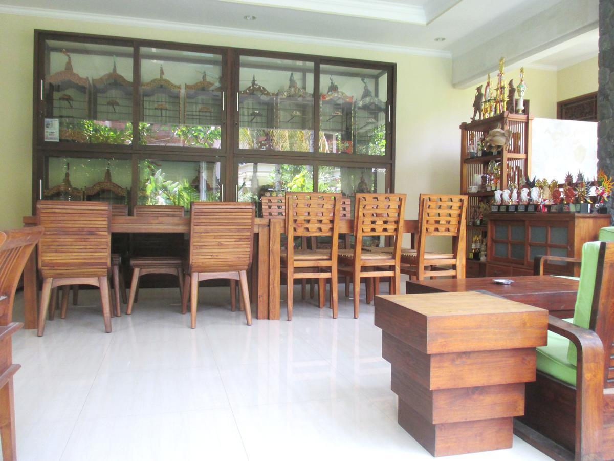Yulia 1 Bed & Breakfast ซานูร์ ภายนอก รูปภาพ