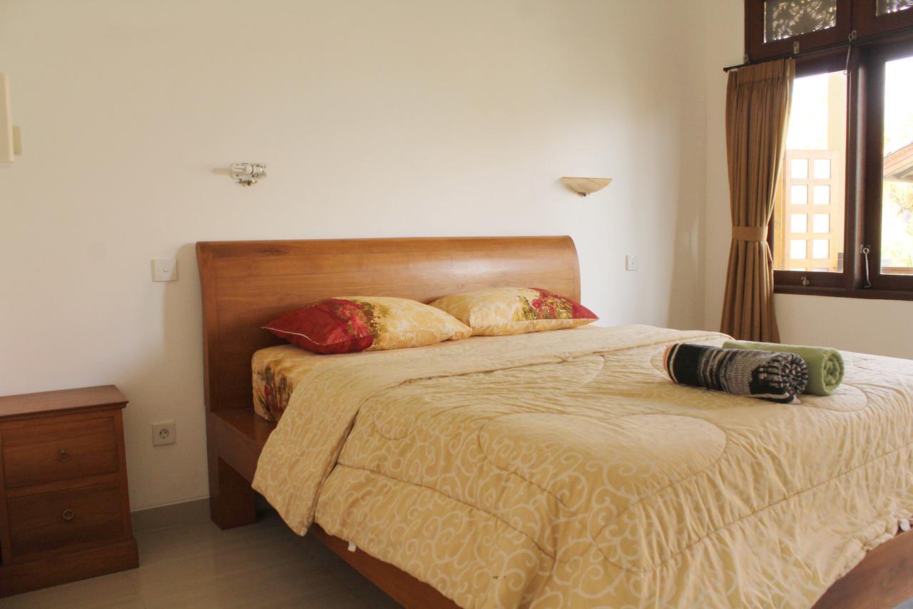 Yulia 1 Bed & Breakfast ซานูร์ ภายนอก รูปภาพ