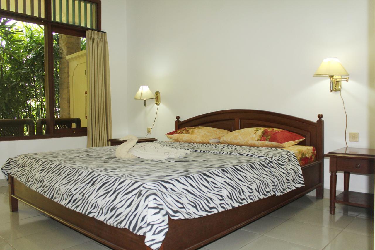 Yulia 1 Bed & Breakfast ซานูร์ ภายนอก รูปภาพ