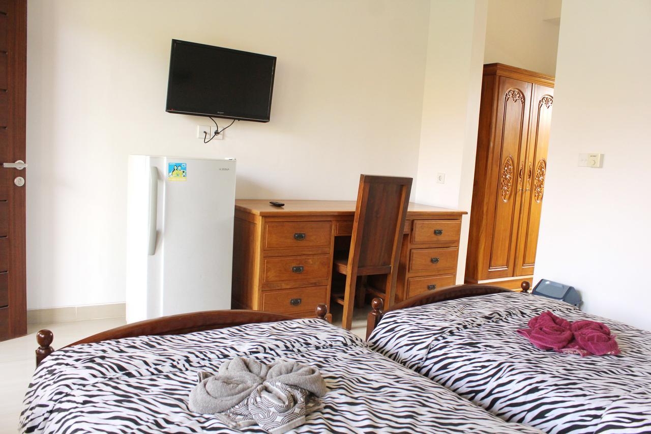 Yulia 1 Bed & Breakfast ซานูร์ ภายนอก รูปภาพ