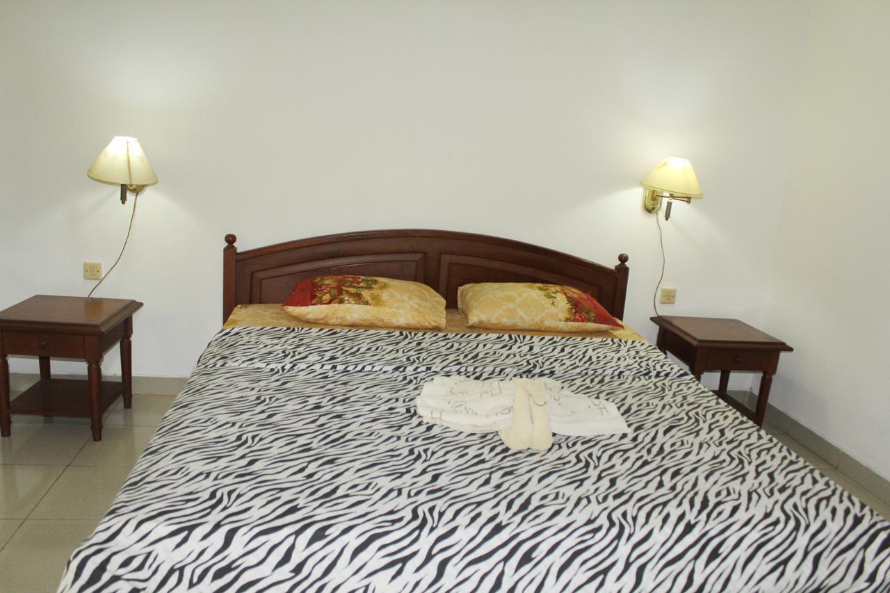 Yulia 1 Bed & Breakfast ซานูร์ ภายนอก รูปภาพ