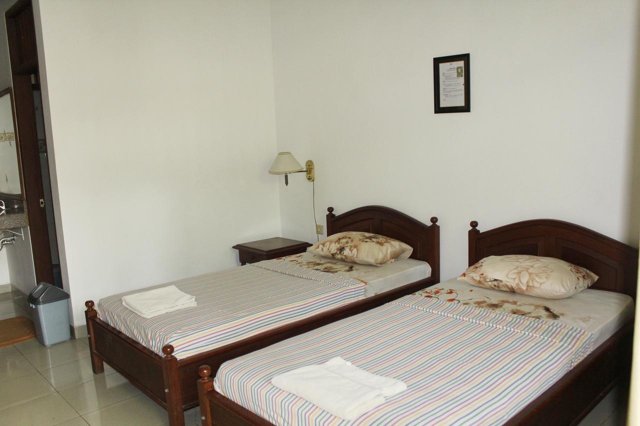Yulia 1 Bed & Breakfast ซานูร์ ภายนอก รูปภาพ