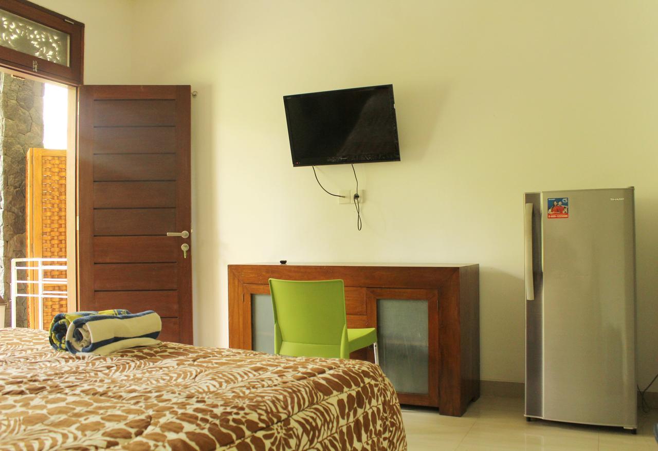 Yulia 1 Bed & Breakfast ซานูร์ ภายนอก รูปภาพ