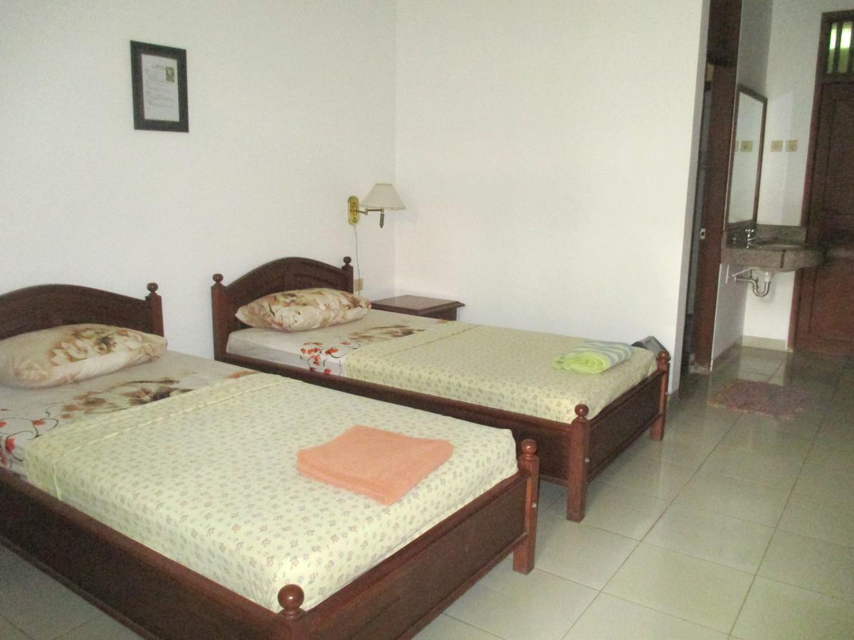 Yulia 1 Bed & Breakfast ซานูร์ ภายนอก รูปภาพ