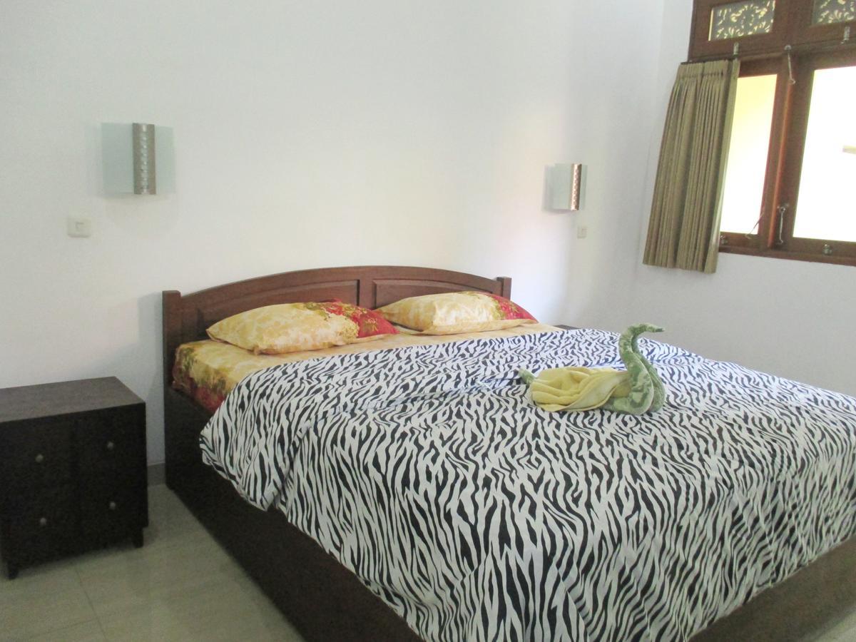 Yulia 1 Bed & Breakfast ซานูร์ ภายนอก รูปภาพ